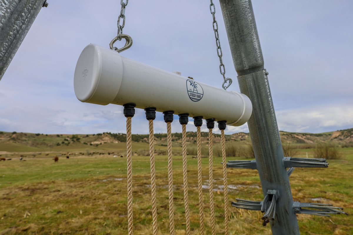 Cattle Oiler 24"
